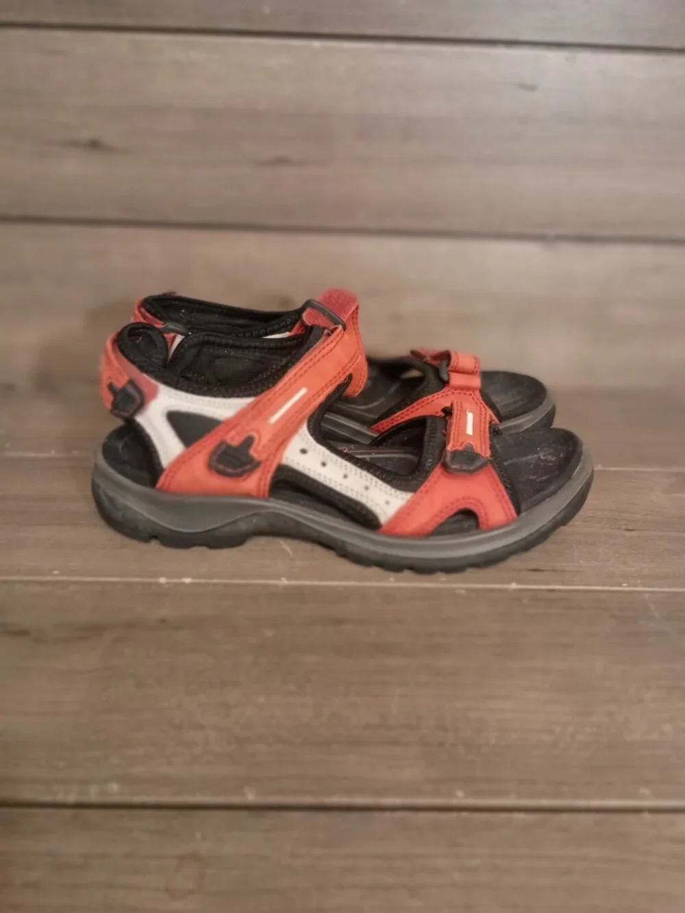 Ecco Yucatan Off Road Women Hiking Shoes Size 8 Receptor Technology Red Grey